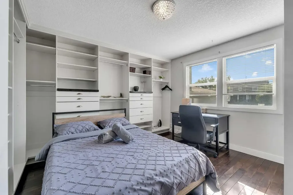 700 West Chestermere Drive Chestermere AB T1X 1B5