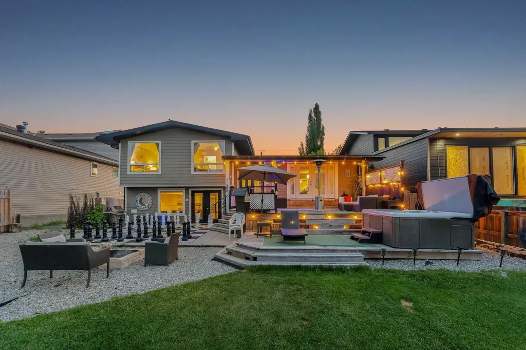 700 West Chestermere Drive Chestermere AB T1X 1B5