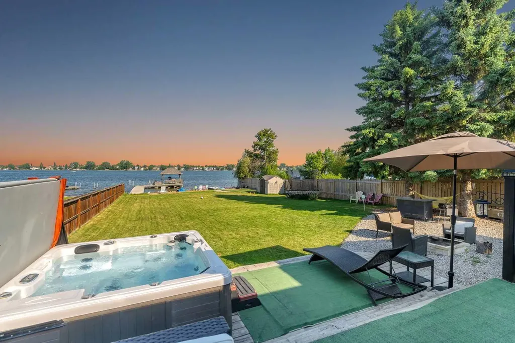 700 West Chestermere Drive Chestermere AB T1X 1B5