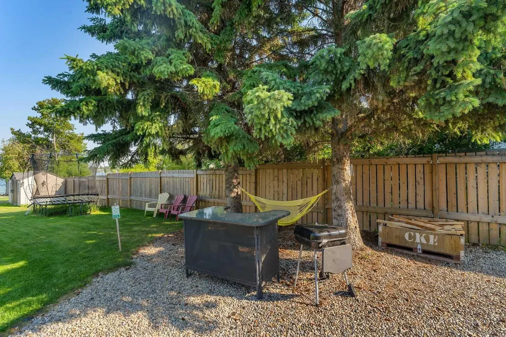 700 West Chestermere Drive Chestermere AB T1X 1B5
