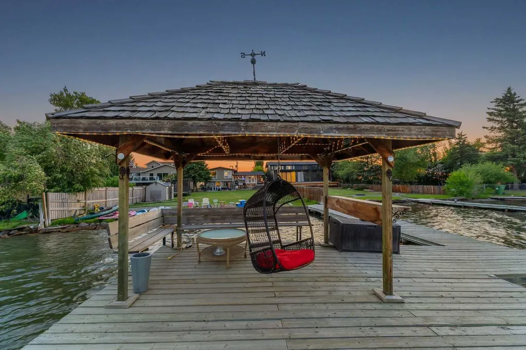 700 West Chestermere Drive Chestermere AB T1X 1B5