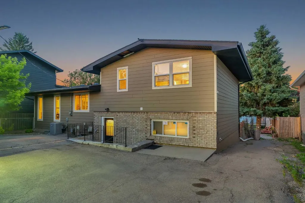 700 West Chestermere Drive Chestermere AB T1X 1B5