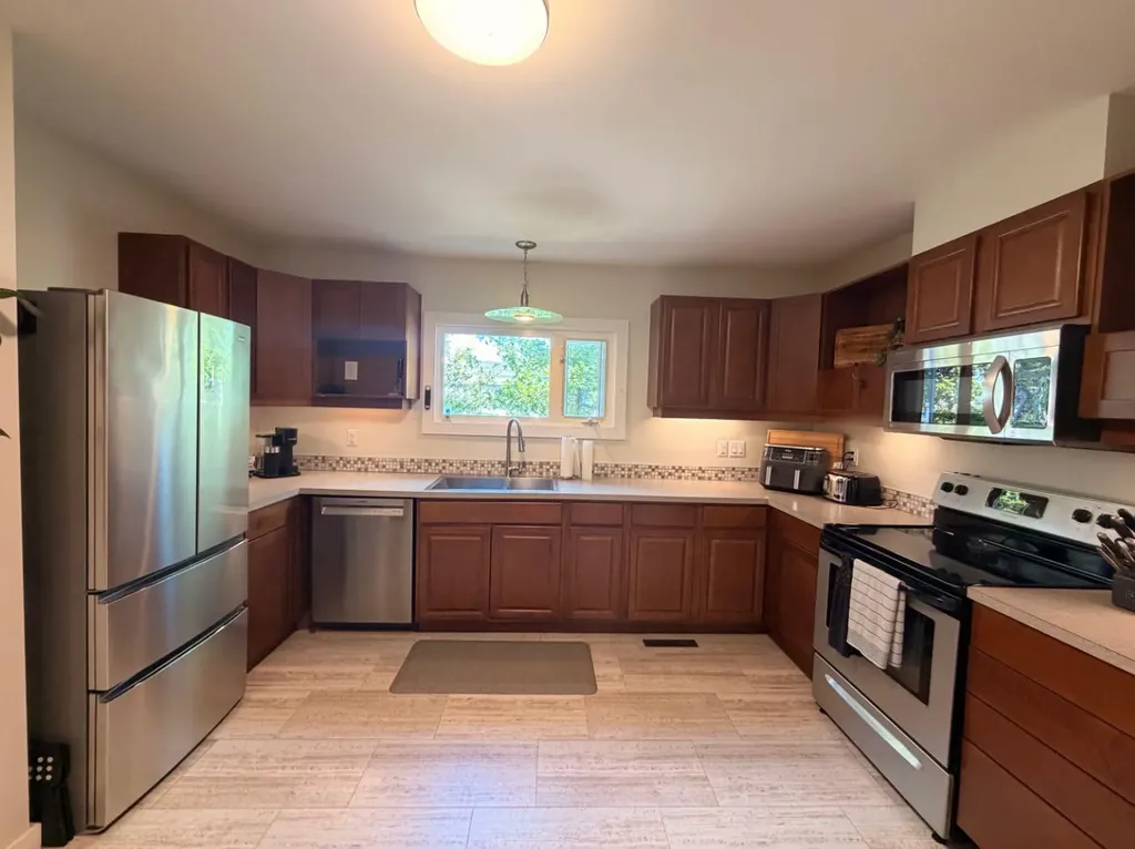 170 1 Street E Drumheller AB T0J 0Y4