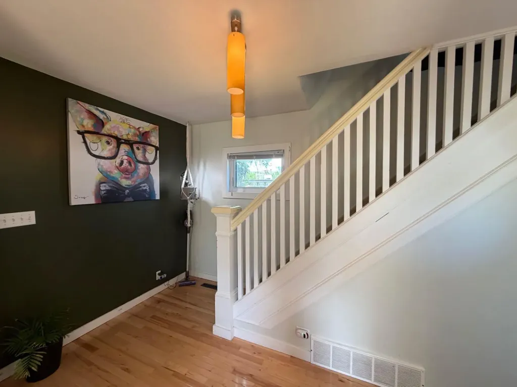 170 1 Street E Drumheller AB T0J 0Y4