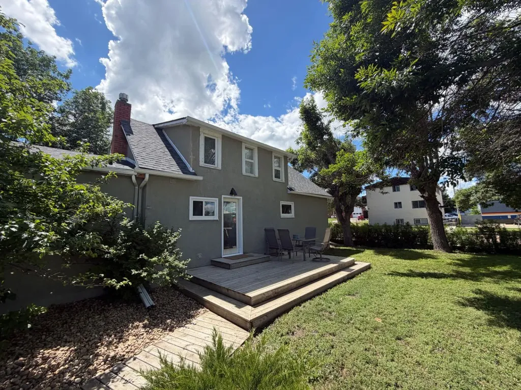 170 1 Street E Drumheller AB T0J 0Y4
