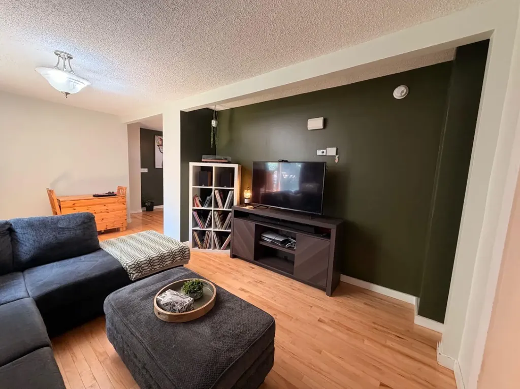 170 1 Street E Drumheller AB T0J 0Y4
