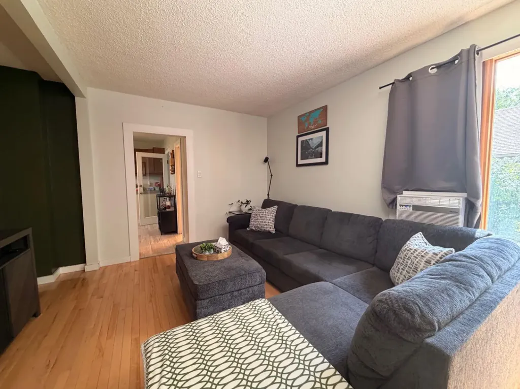170 1 Street E Drumheller AB T0J 0Y4