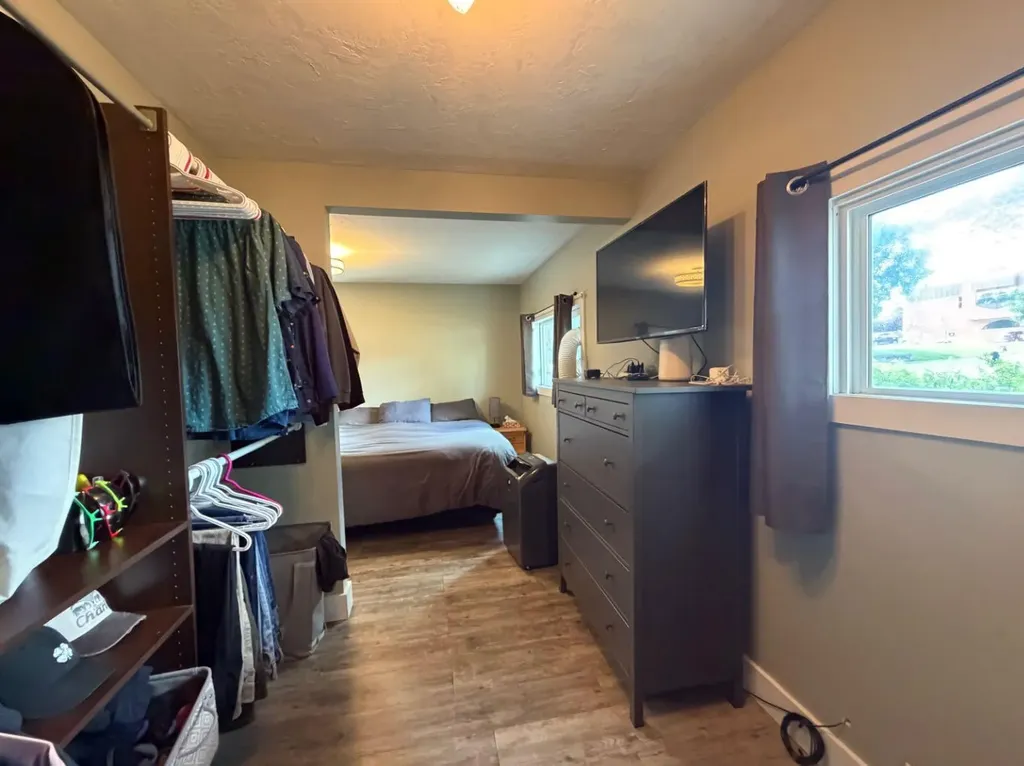 170 1 Street E Drumheller AB T0J 0Y4