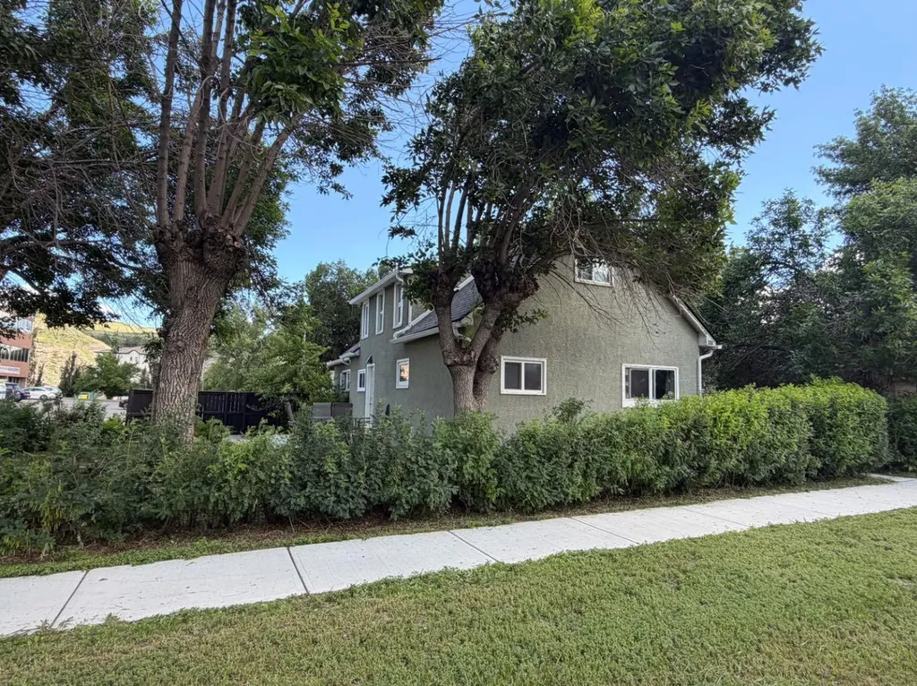 170 1 Street E Drumheller AB T0J 0Y4