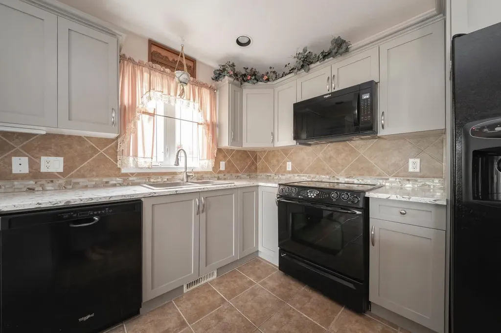 193 Fisher Crescent Fort Mcmurray AB T9K 0B8