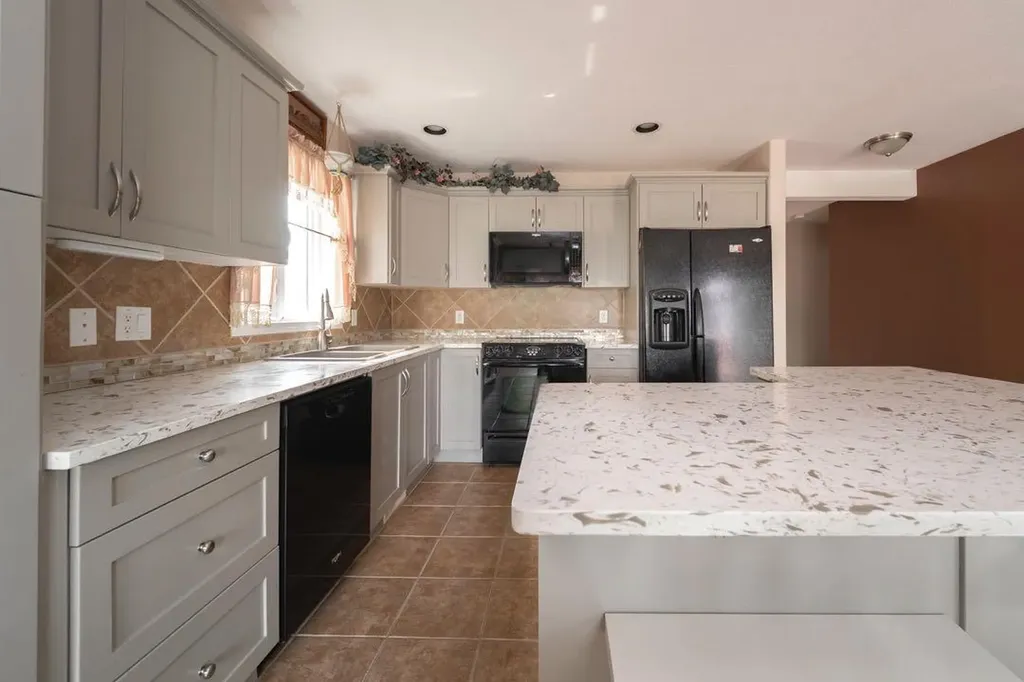 193 Fisher Crescent Fort Mcmurray AB T9K 0B8
