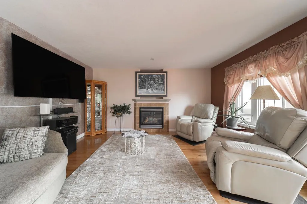 193 Fisher Crescent Fort Mcmurray AB T9K 0B8