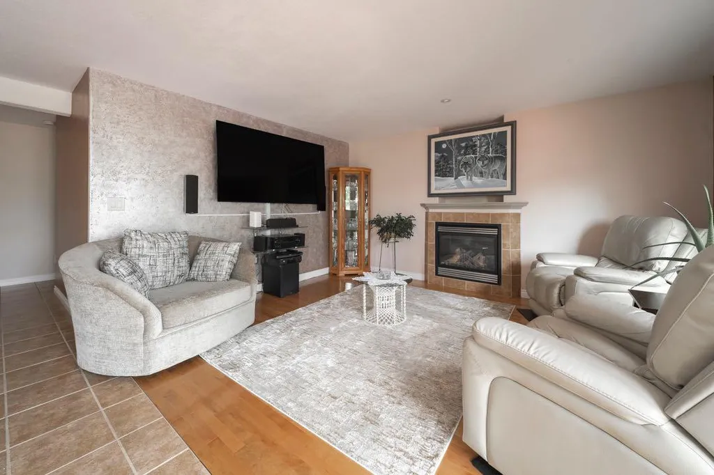193 Fisher Crescent Fort Mcmurray AB T9K 0B8