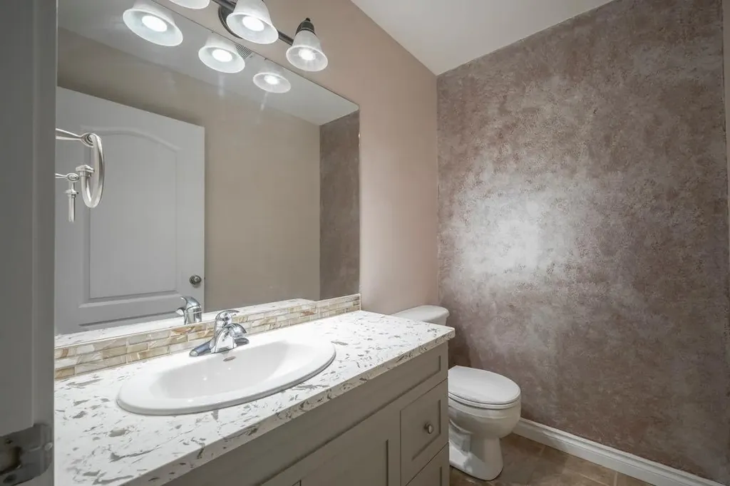 193 Fisher Crescent Fort Mcmurray AB T9K 0B8
