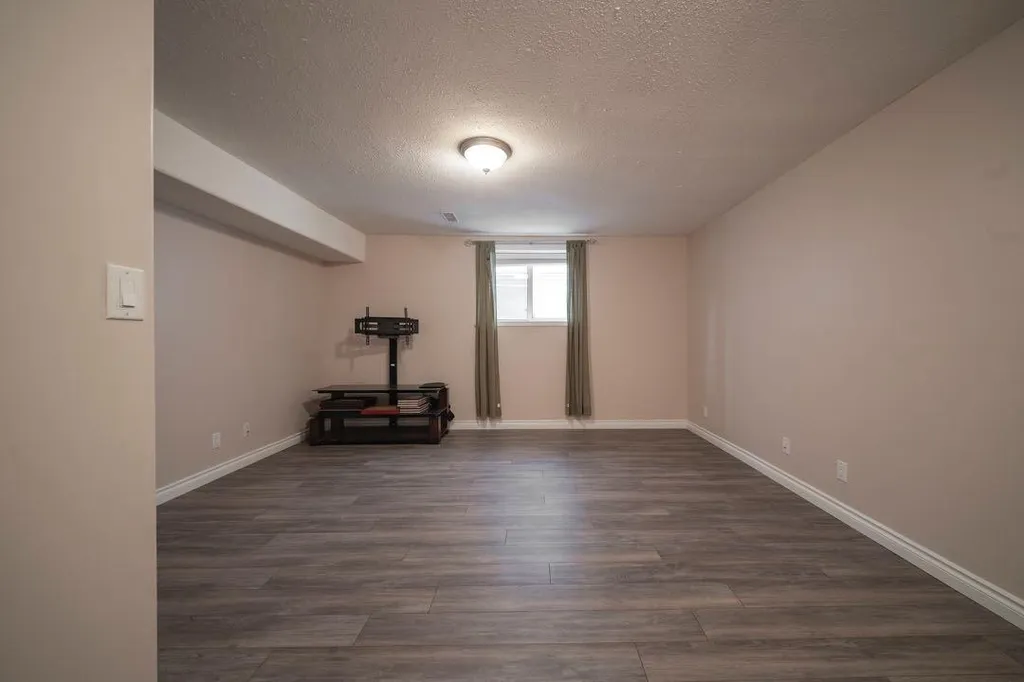 193 Fisher Crescent Fort Mcmurray AB T9K 0B8