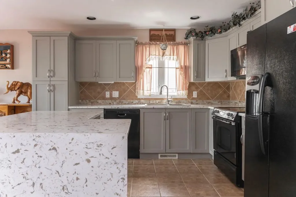 193 Fisher Crescent Fort Mcmurray AB T9K 0B8