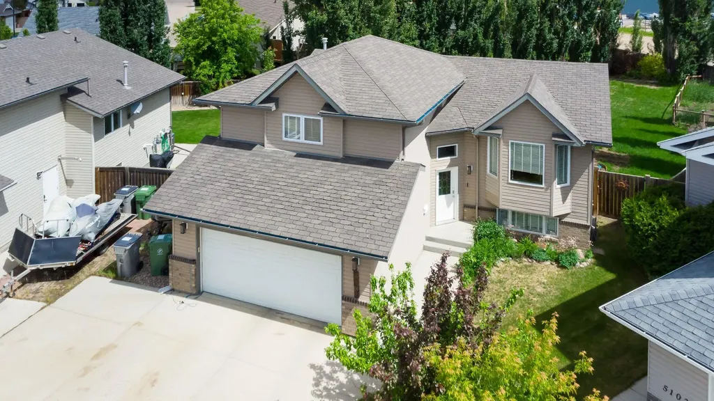 5104 21 Street Close Lloydminster AB T9V 3K7
