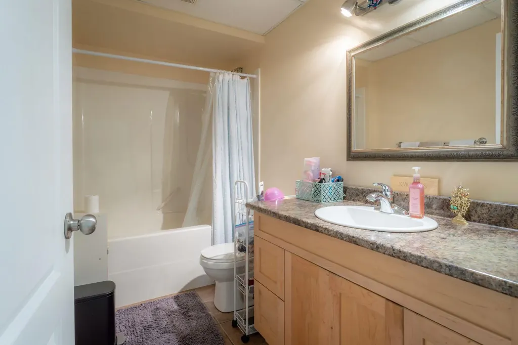 5104 21 Street Close Lloydminster AB T9V 3K7