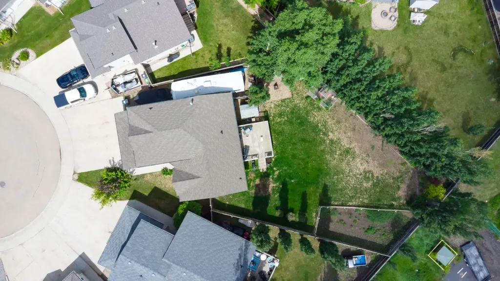 5104 21 Street Close Lloydminster AB T9V 3K7