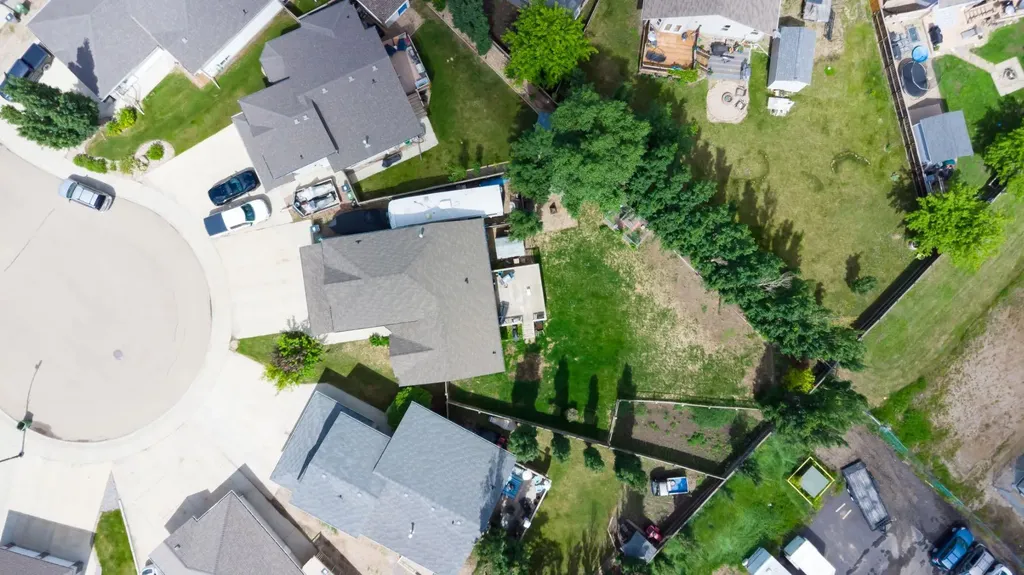 5104 21 Street Close Lloydminster AB T9V 3K7