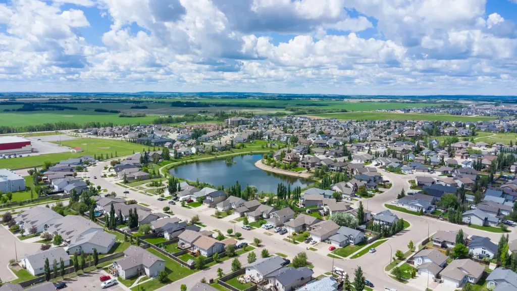 5104 21 Street Close Lloydminster AB T9V 3K7