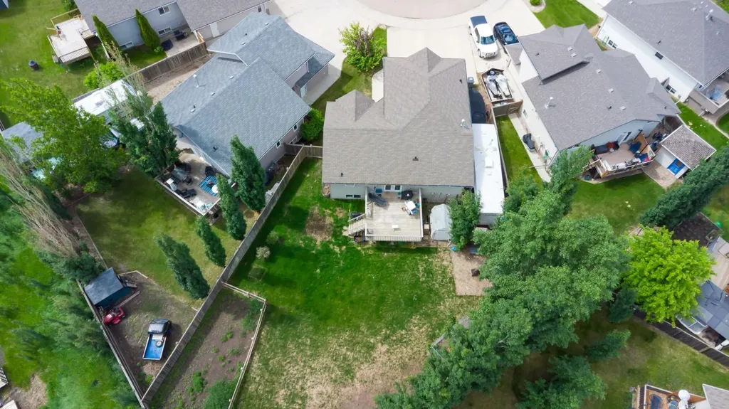 5104 21 Street Close Lloydminster AB T9V 3K7