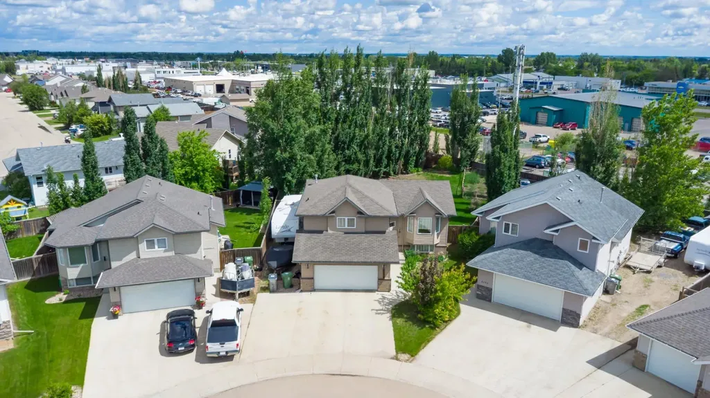 5104 21 Street Close Lloydminster AB T9V 3K7