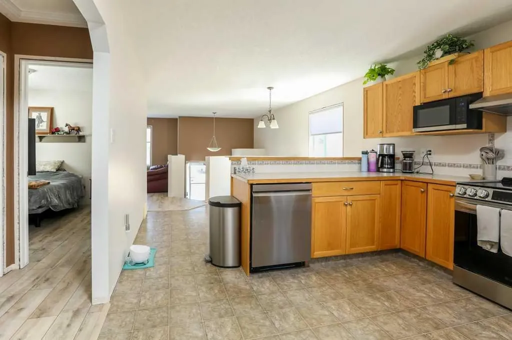 644 Aberdeen Crescent W Lethbridge AB T1J5A9