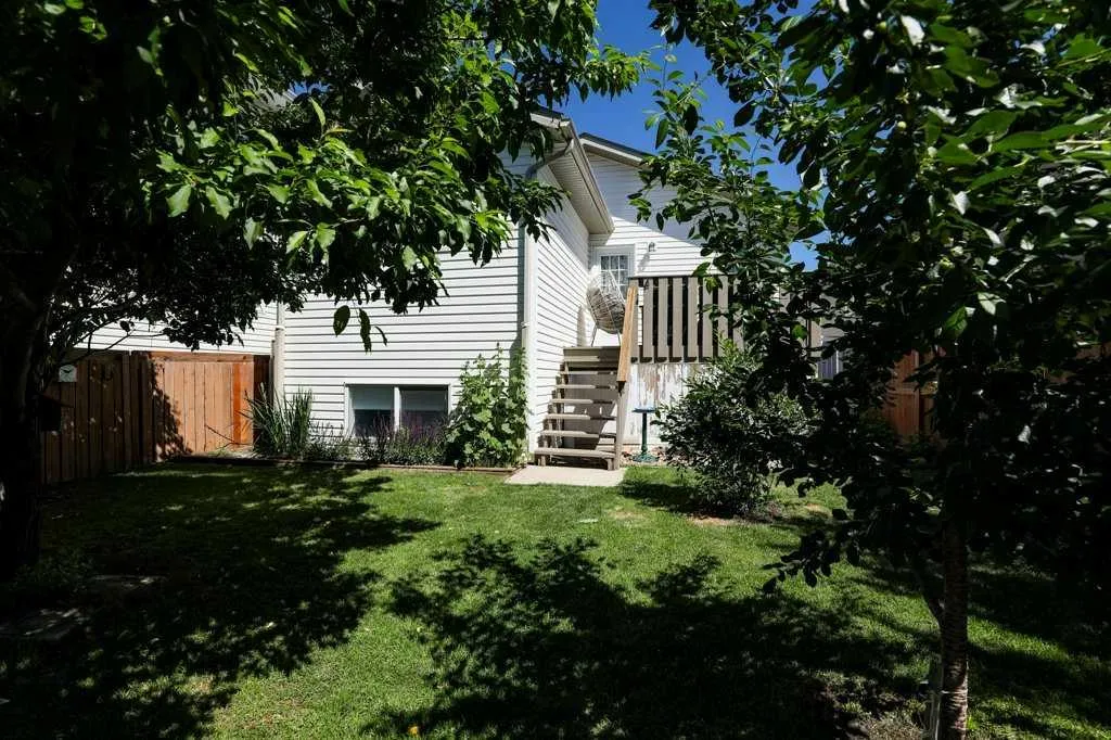 644 Aberdeen Crescent W Lethbridge AB T1J5A9