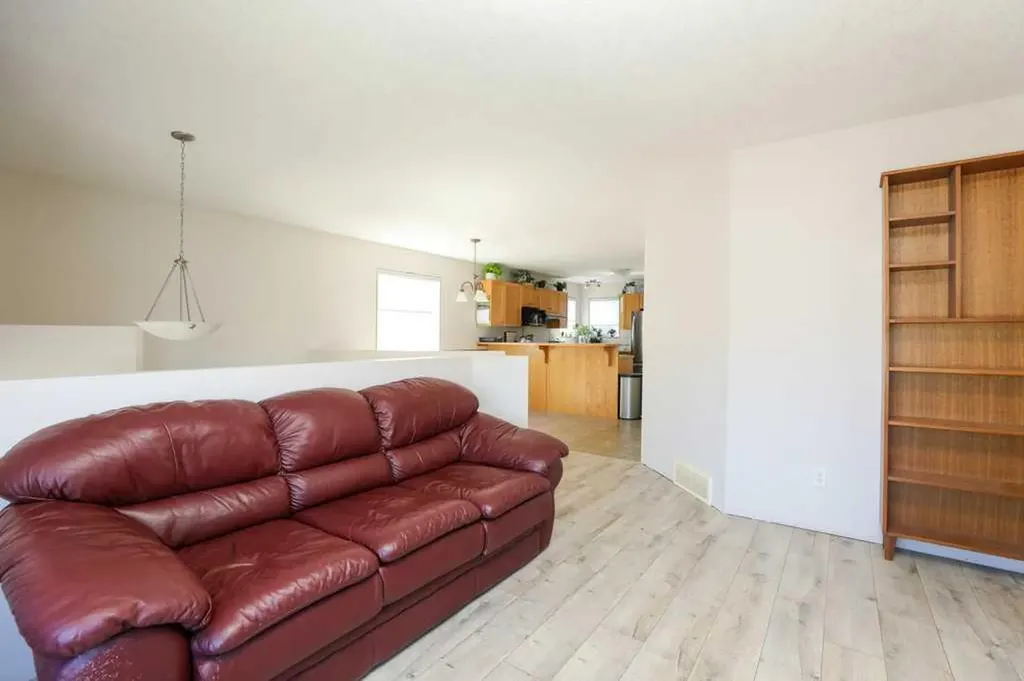 644 Aberdeen Crescent W Lethbridge AB T1J5A9