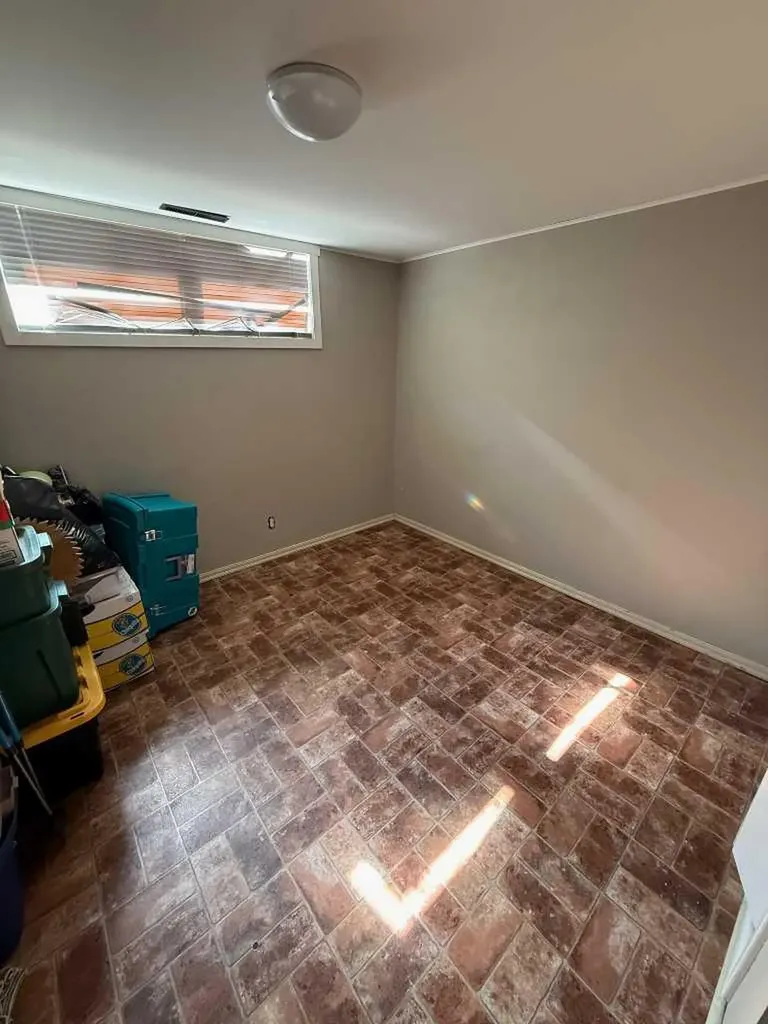1505 6a Avenue N Lethbridge AB T1H0V9