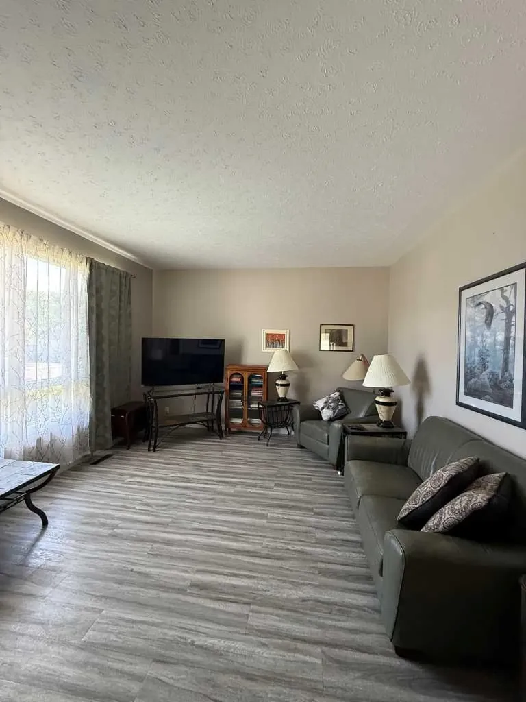 1505 6a Avenue N Lethbridge AB T1H0V9