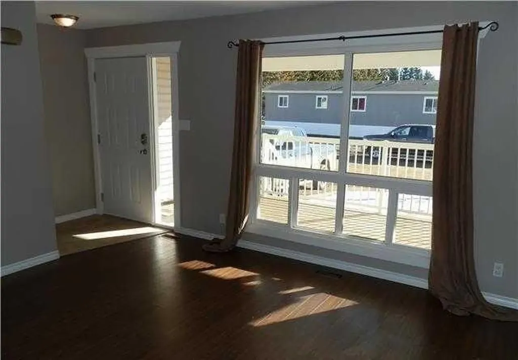 4906-4914 49 Street Berwyn AB T0H0E0