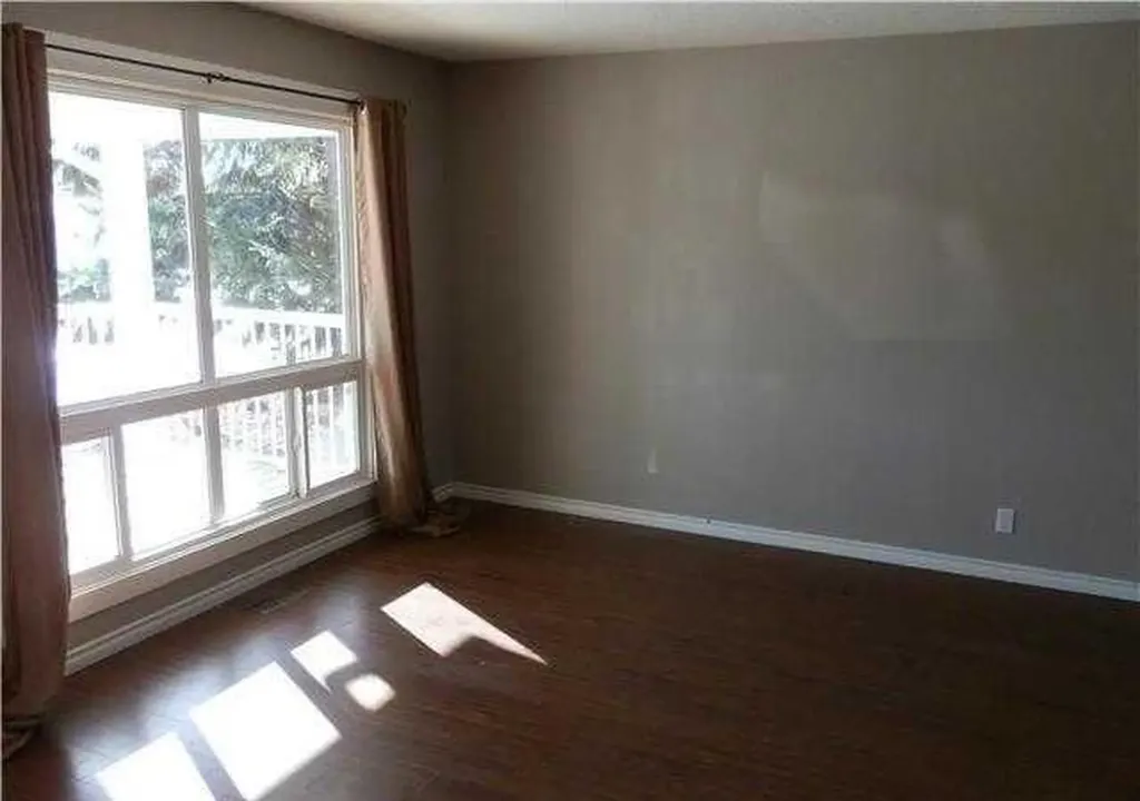 4906-4914 49 Street Berwyn AB T0H0E0
