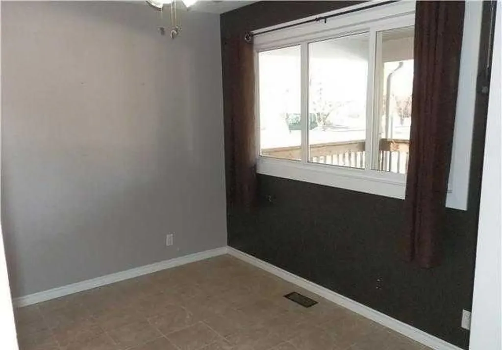 4906-4914 49 Street Berwyn AB T0H0E0
