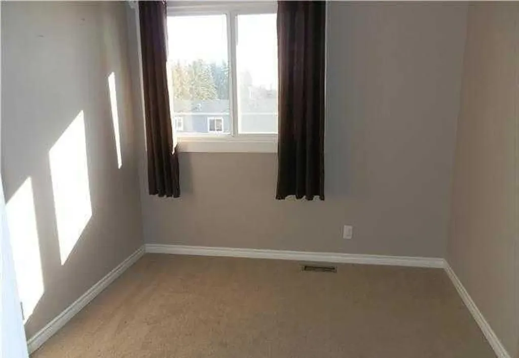 4906-4914 49 Street Berwyn AB T0H0E0