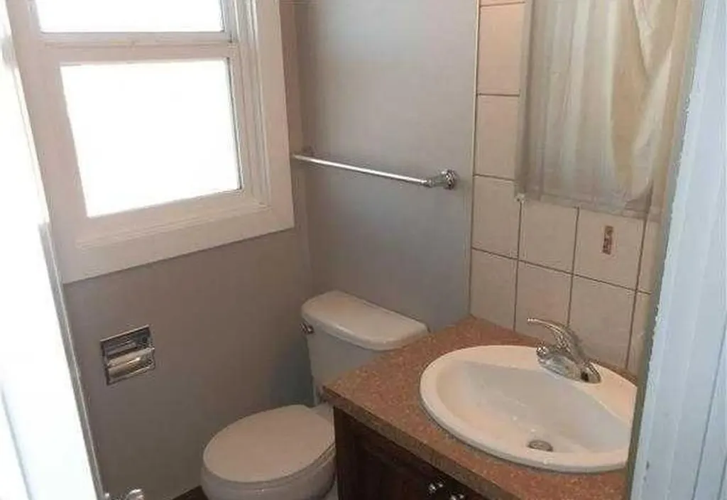4906-4914 49 Street Berwyn AB T0H0E0