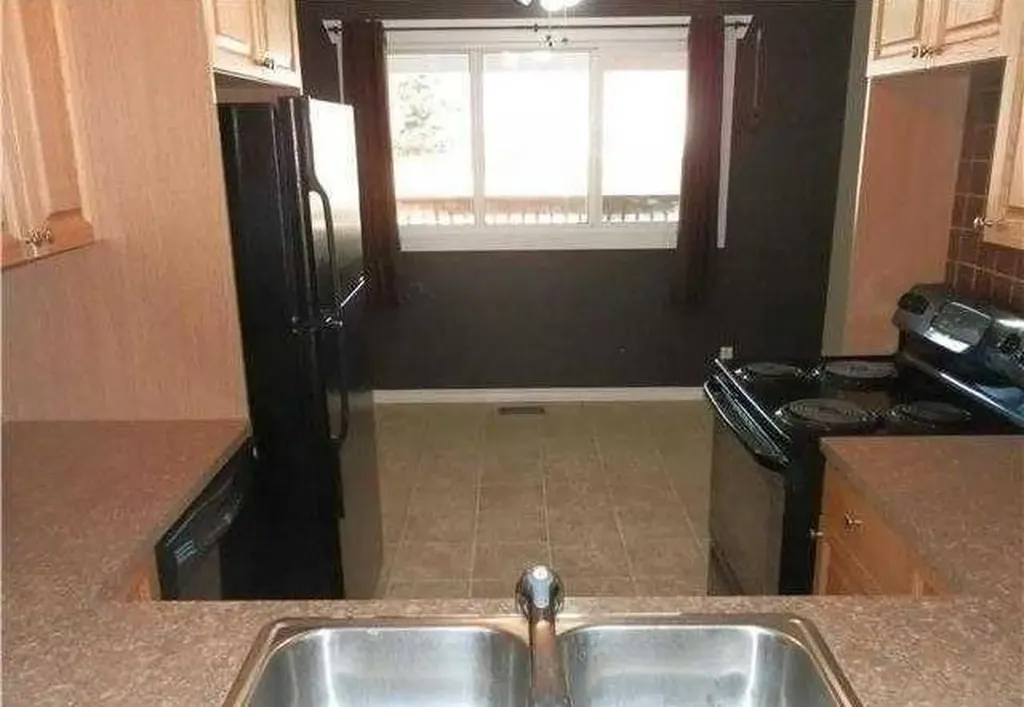 4906-4914 49 Street Berwyn AB T0H0E0