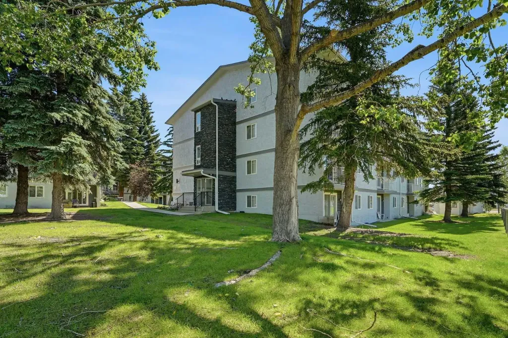 5601 Dalton Drive NW Calgary AB T3A 2E2