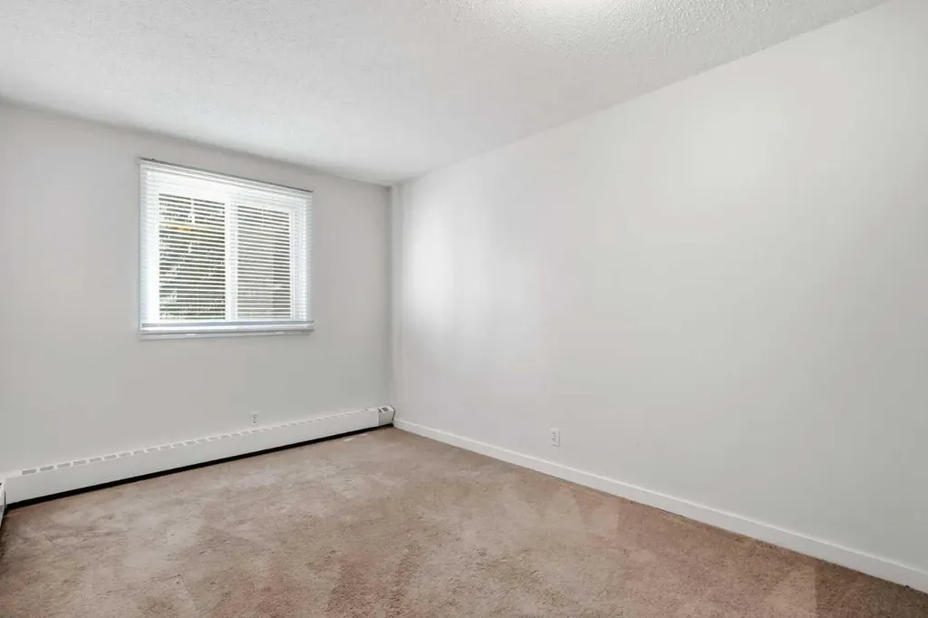 5601 Dalton Drive NW Calgary AB T3A 2E2