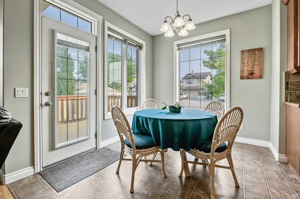 14 Cimarron Park Cove Okotoks AB T1S 2L8