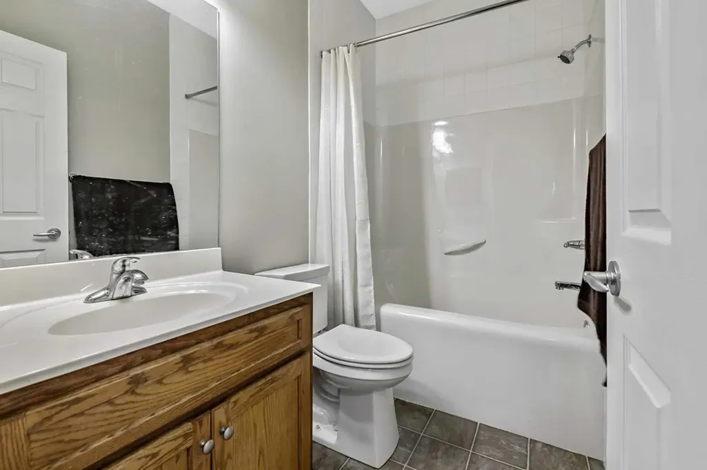 14 Cimarron Park Cove Okotoks AB T1S 2L8