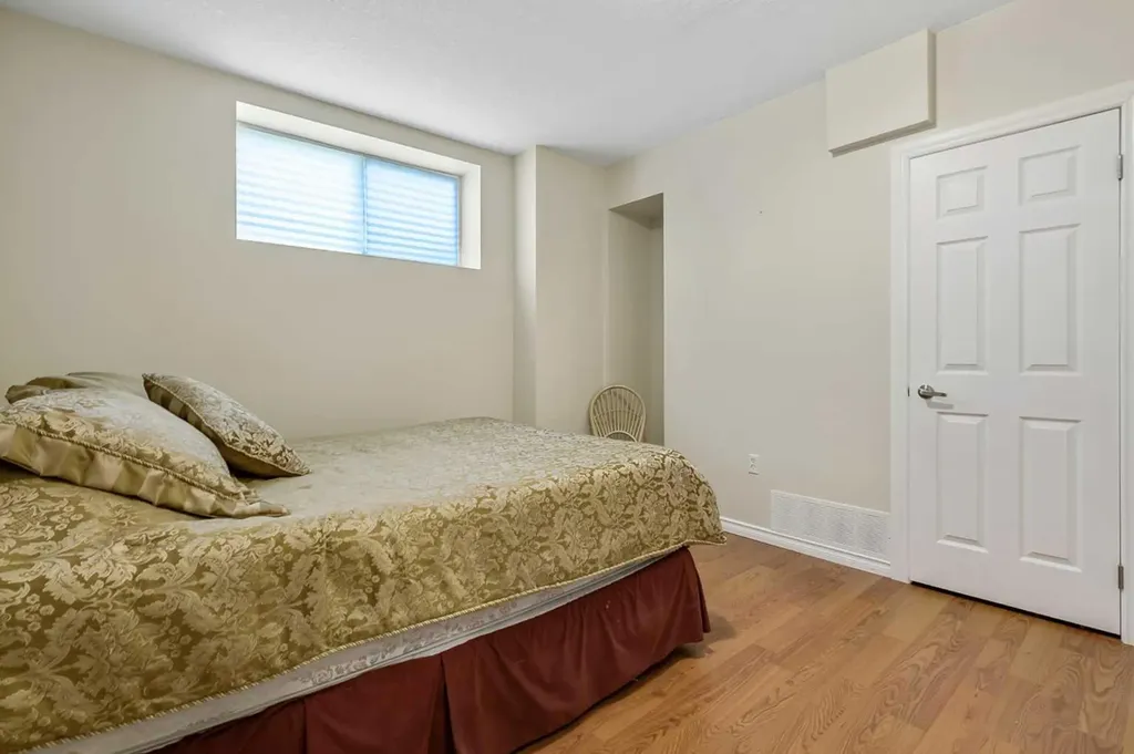 14 Cimarron Park Cove Okotoks AB T1S 2L8