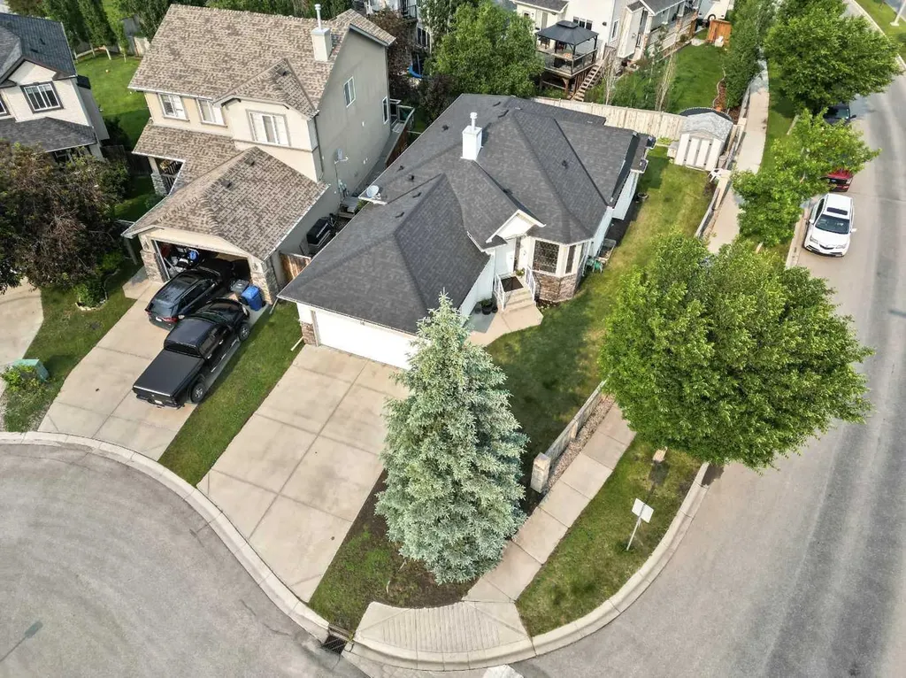 14 Cimarron Park Cove Okotoks AB T1S 2L8