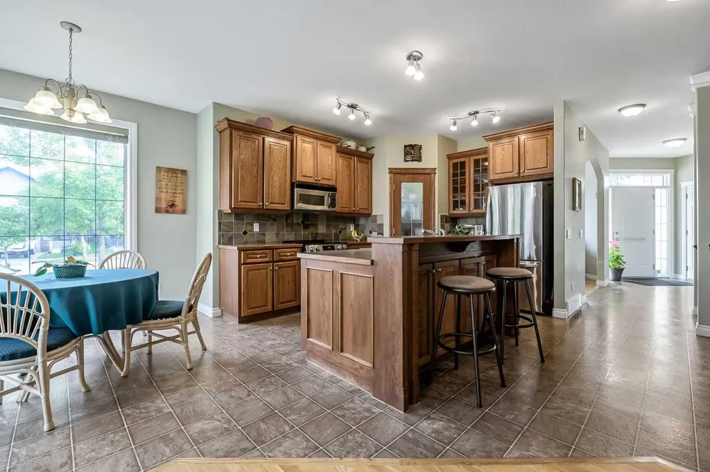 14 Cimarron Park Cove Okotoks AB T1S 2L8