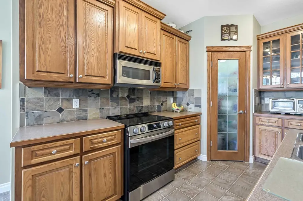 14 Cimarron Park Cove Okotoks AB T1S 2L8