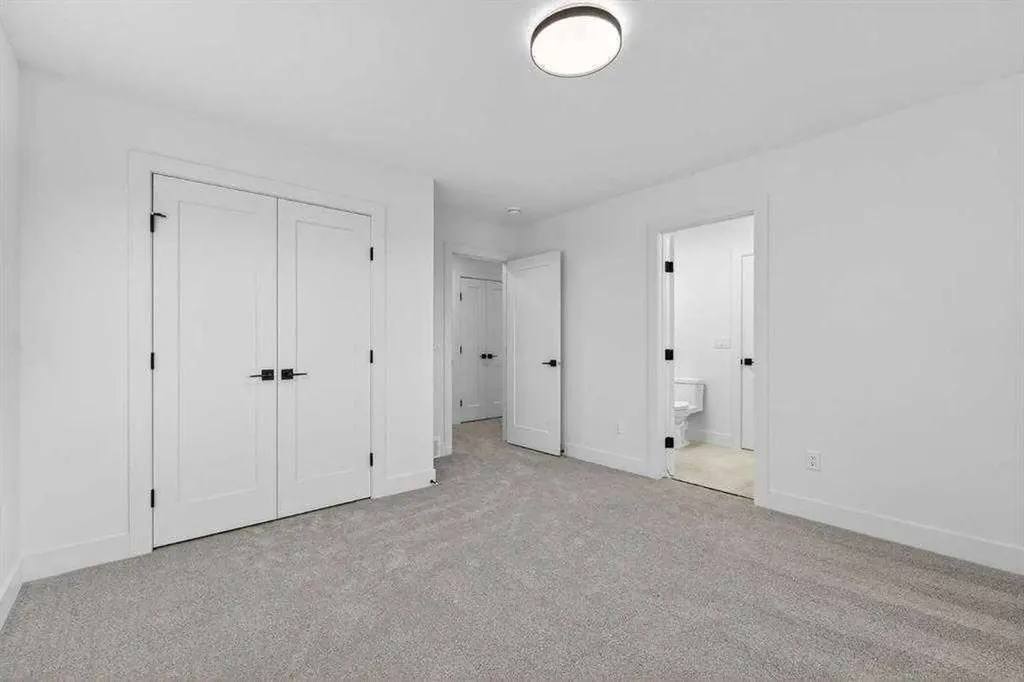 539 Waterford Rise Chestermere AB T1X 3B5