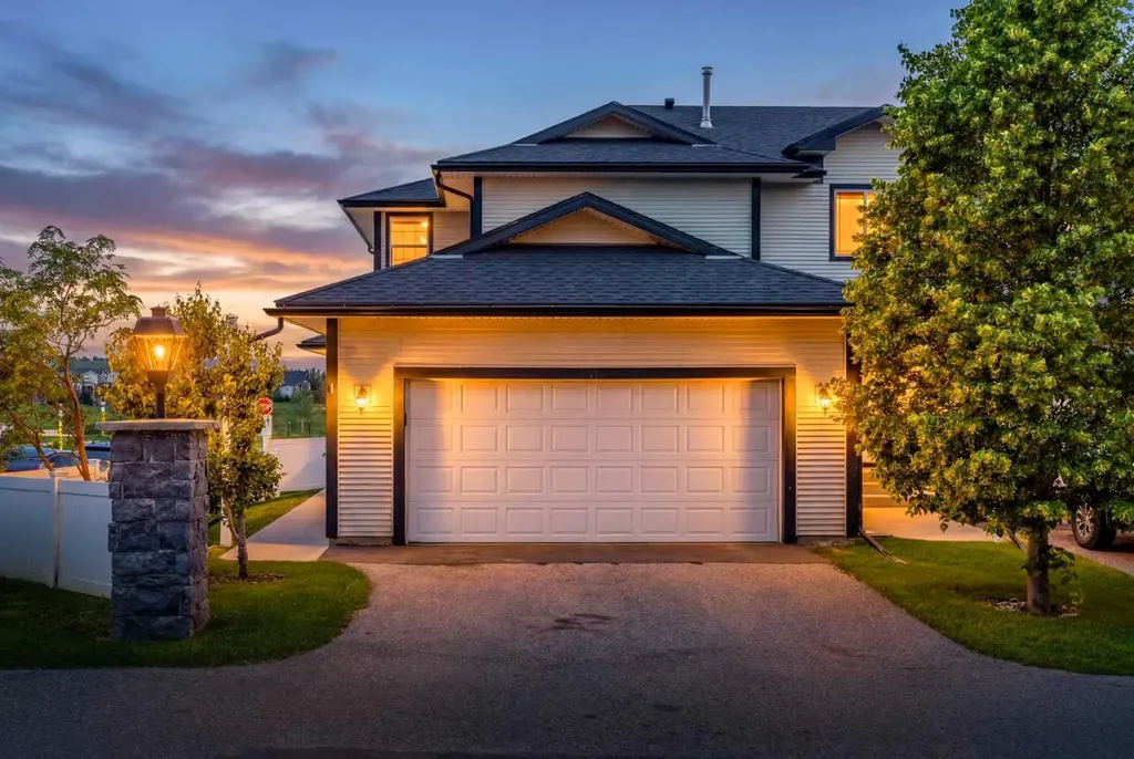 12 Silver Creek Boulevard NW Airdrie AB T4B 2R2