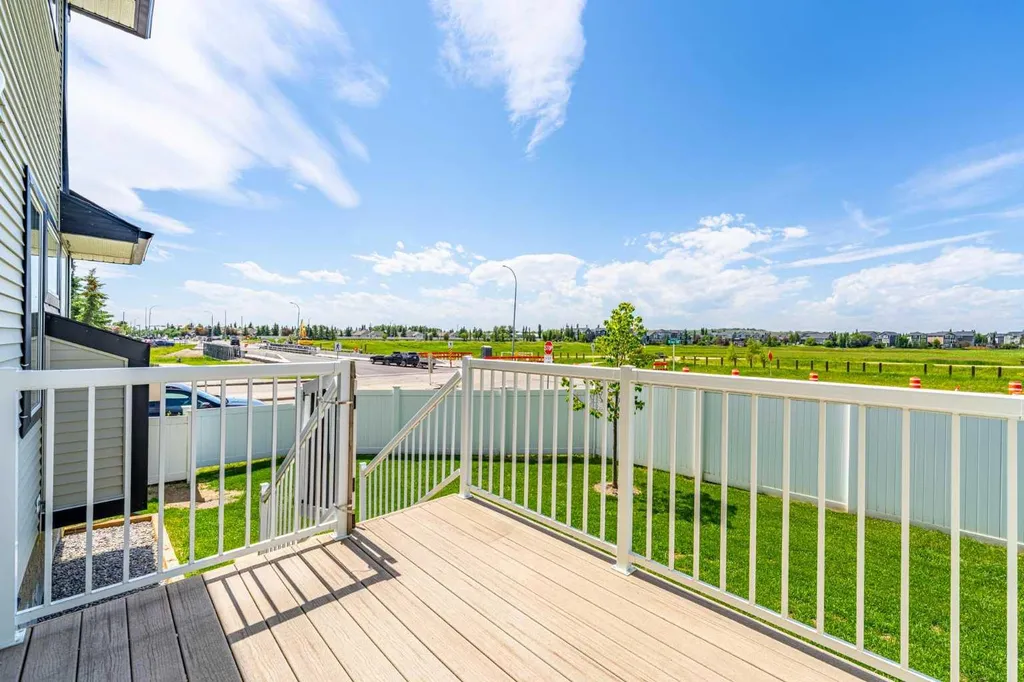 12 Silver Creek Boulevard NW Airdrie AB T4B 2R2