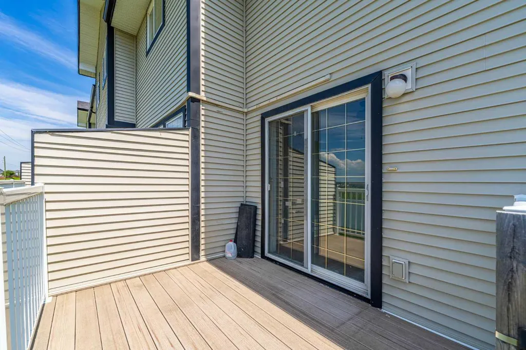 12 Silver Creek Boulevard NW Airdrie AB T4B 2R2